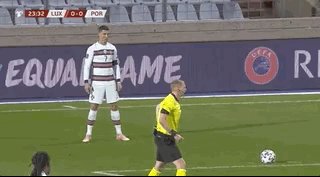 C7娱乐官方-命中率只有1.51% C罗任意球浪射引葡媒质疑